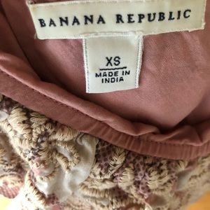 One shoulder embroidery top